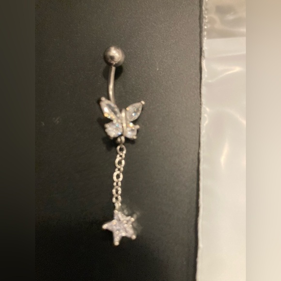 Belly button ring with butterfly design. Dangle style. New in bag. Super cute 🥰 - Picture 2 of 3
